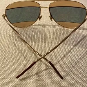 Dior | Accessories | Christian Dior Cd Mirrored Split Gold  display picture 1